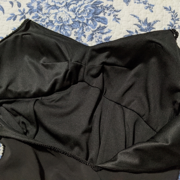 Black Sequined and Beaded Dress size 8 - Picture 8 of 15